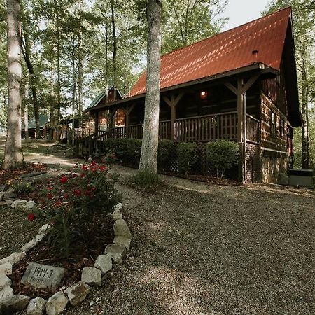 Southern Oak Cabin - Newly Remodeled - Close To All Attractions Sevierville Dış mekan fotoğraf