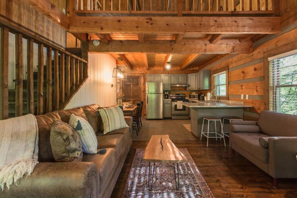 Southern Oak Cabin - Newly Remodeled - Close To All Attractions Sevierville Dış mekan fotoğraf