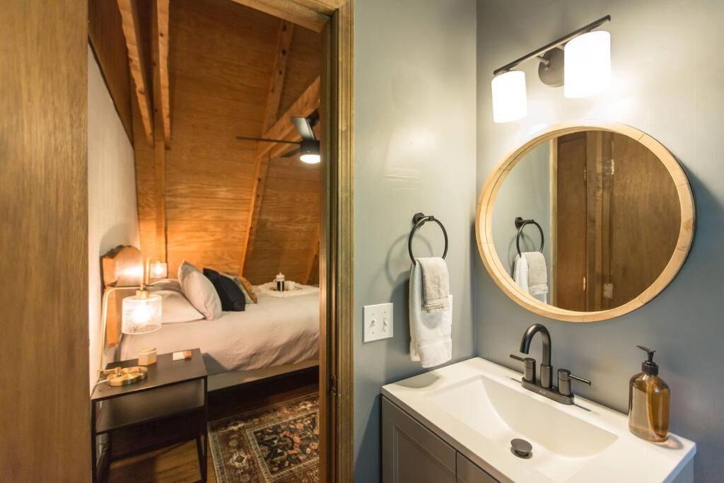 Southern Oak Cabin - Newly Remodeled - Close To All Attractions Sevierville Dış mekan fotoğraf
