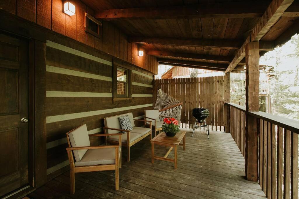 Southern Oak Cabin - Newly Remodeled - Close To All Attractions Sevierville Dış mekan fotoğraf