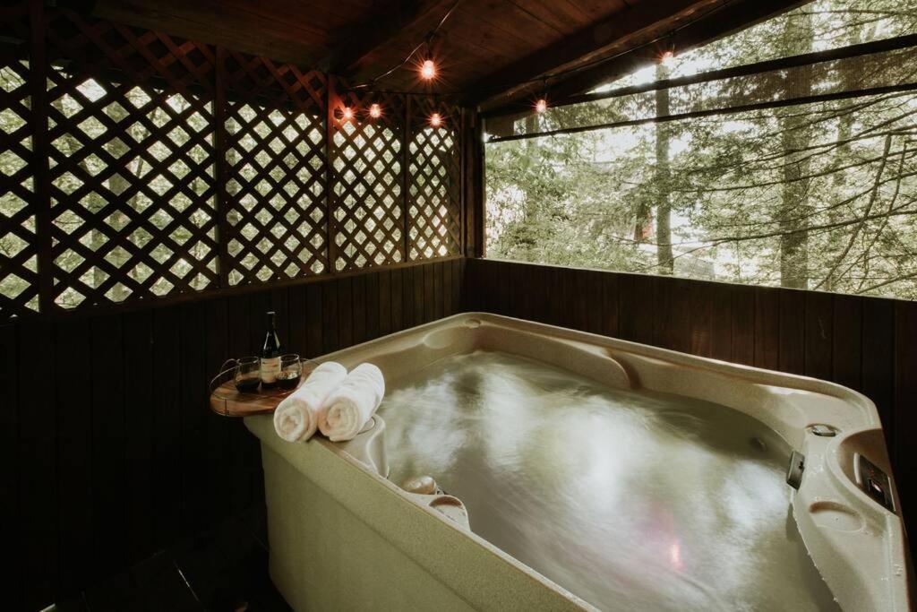 Southern Oak Cabin - Newly Remodeled - Close To All Attractions Sevierville Dış mekan fotoğraf