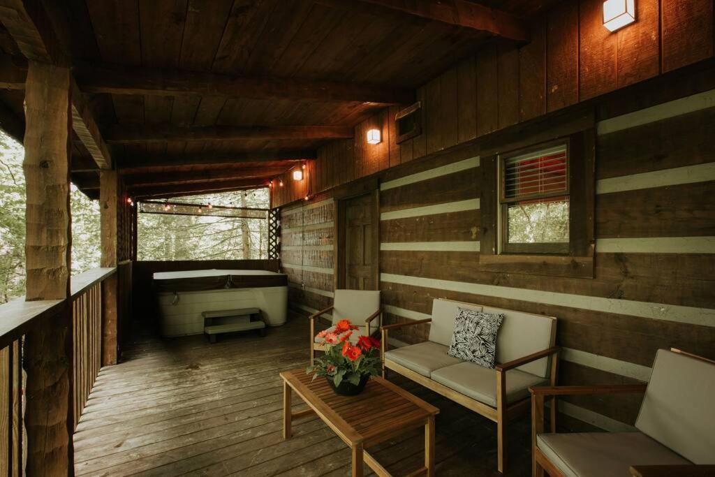 Southern Oak Cabin - Newly Remodeled - Close To All Attractions Sevierville Dış mekan fotoğraf
